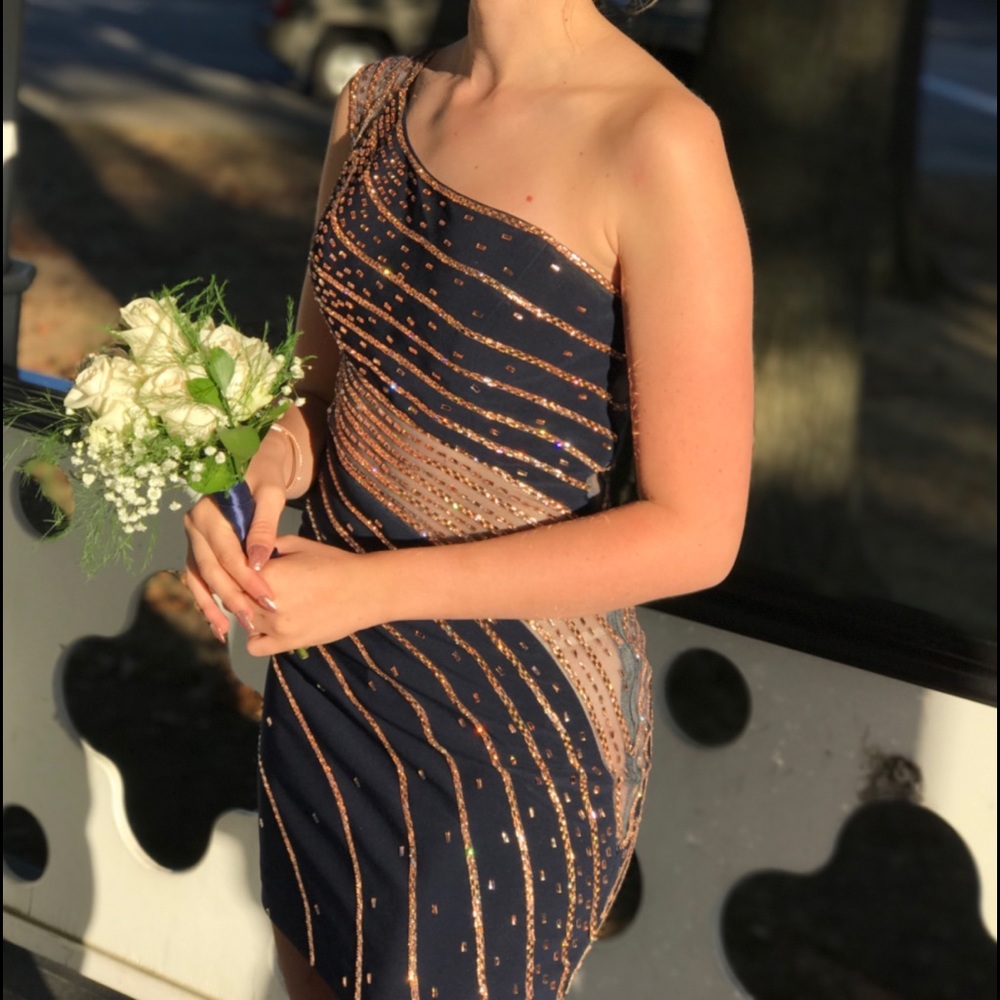 Prom Dress - Picture 4 of 4